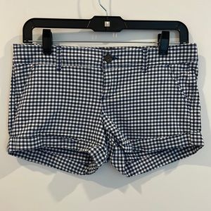 Abercrombie & Fitch Navy and White Cuffed Gingham Shorts. Size 2